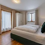 Neva S * Saalbach-Hinterglemm