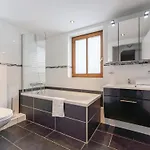 Neva S Saalbach-Hinterglemm