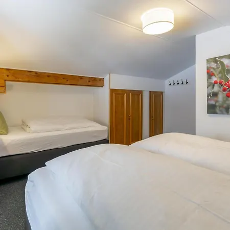 Neva S Saalbach-Hinterglemm