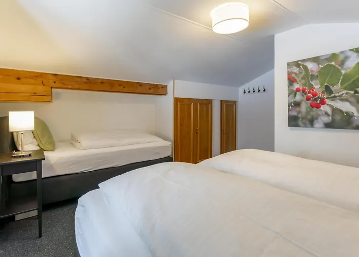 Neva S Saalbach-Hinterglemm