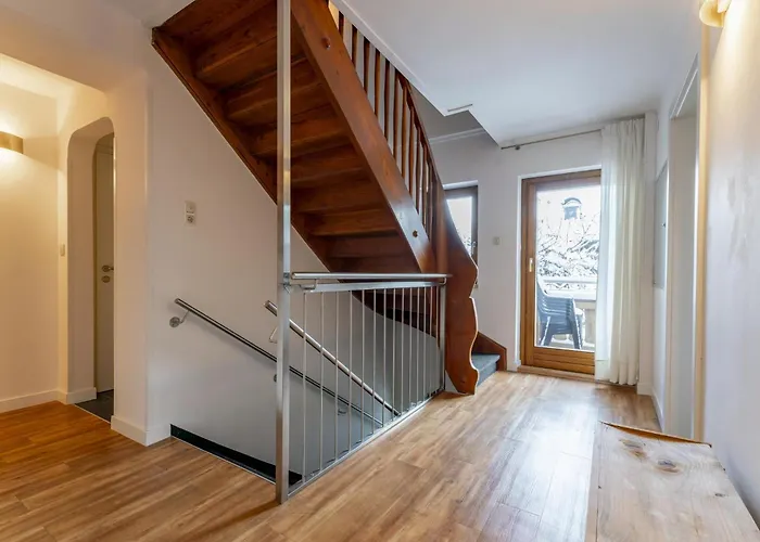 Neva S Saalbach-Hinterglemm