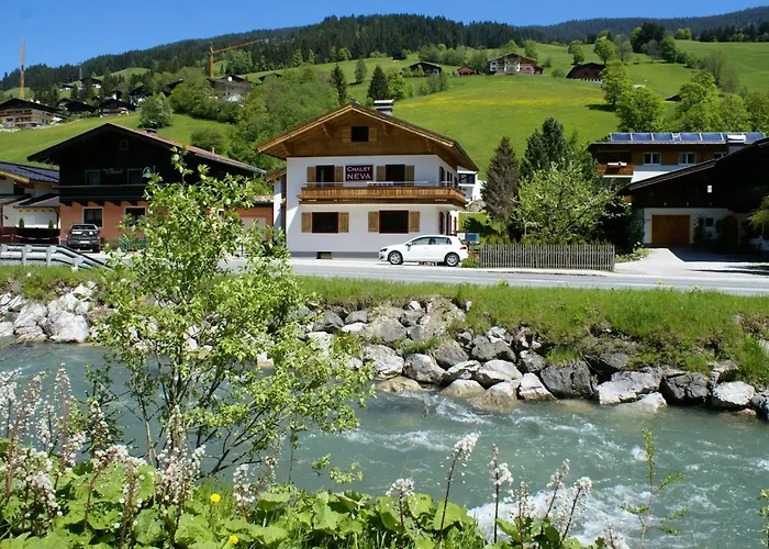 Neva S Saalbach-Hinterglemm